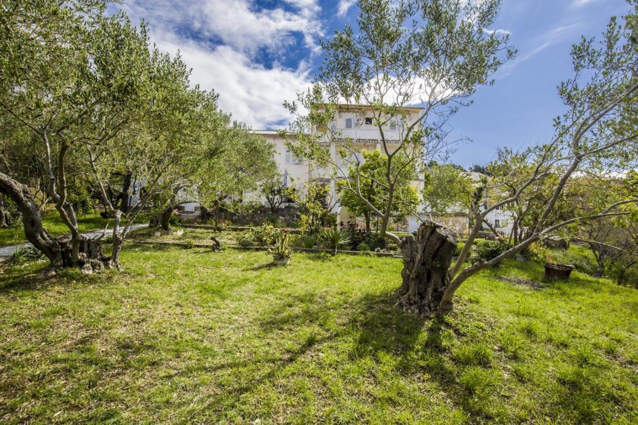 Rooms Padovan Banjol Exterior foto
